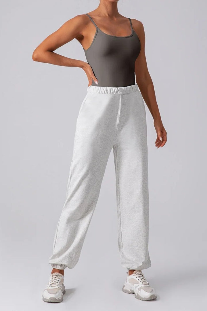 body-skin-fitness-gym-outfit-woman