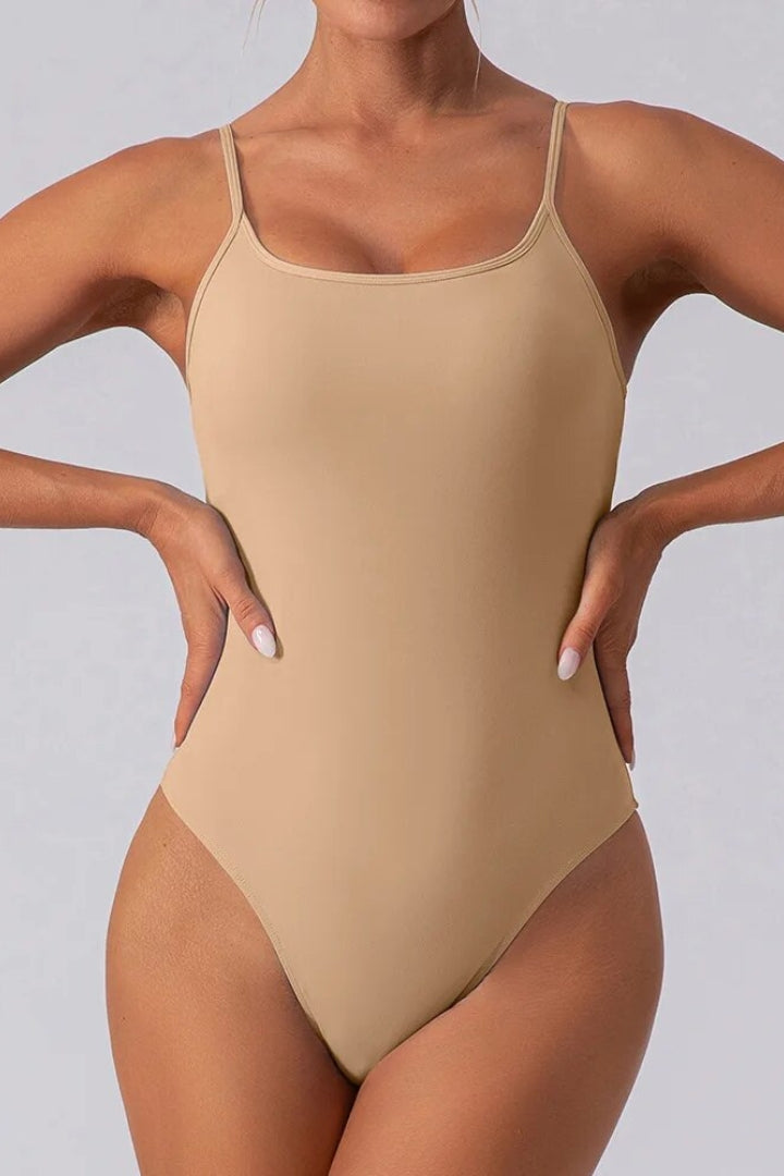 body-skin-fitness-gym-outfit-woman